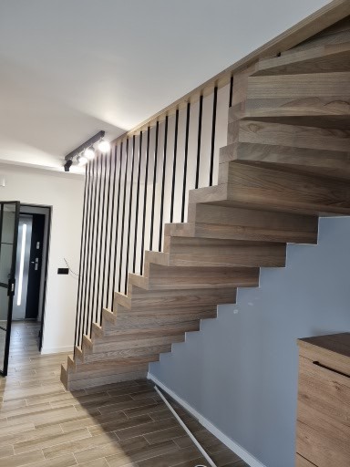 Schody drewniane na wymiar S109